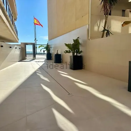 With Views דירה *